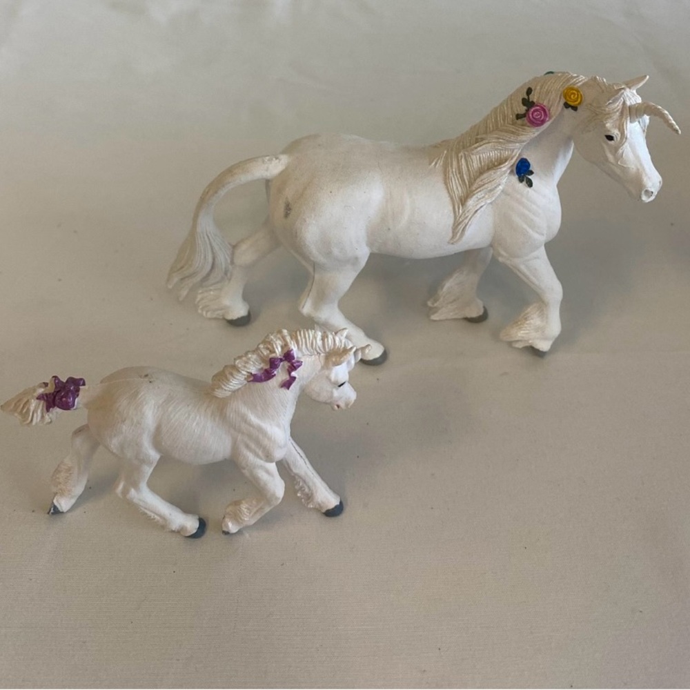 Safari Ltd Unicorn Horse Figures White With Flowers Set of 2
